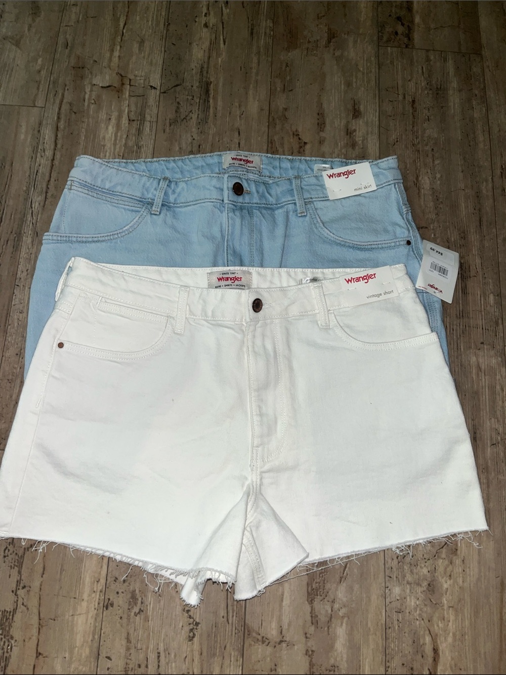 Wrangler Women’s Denim Short — White & Light Blue skirt